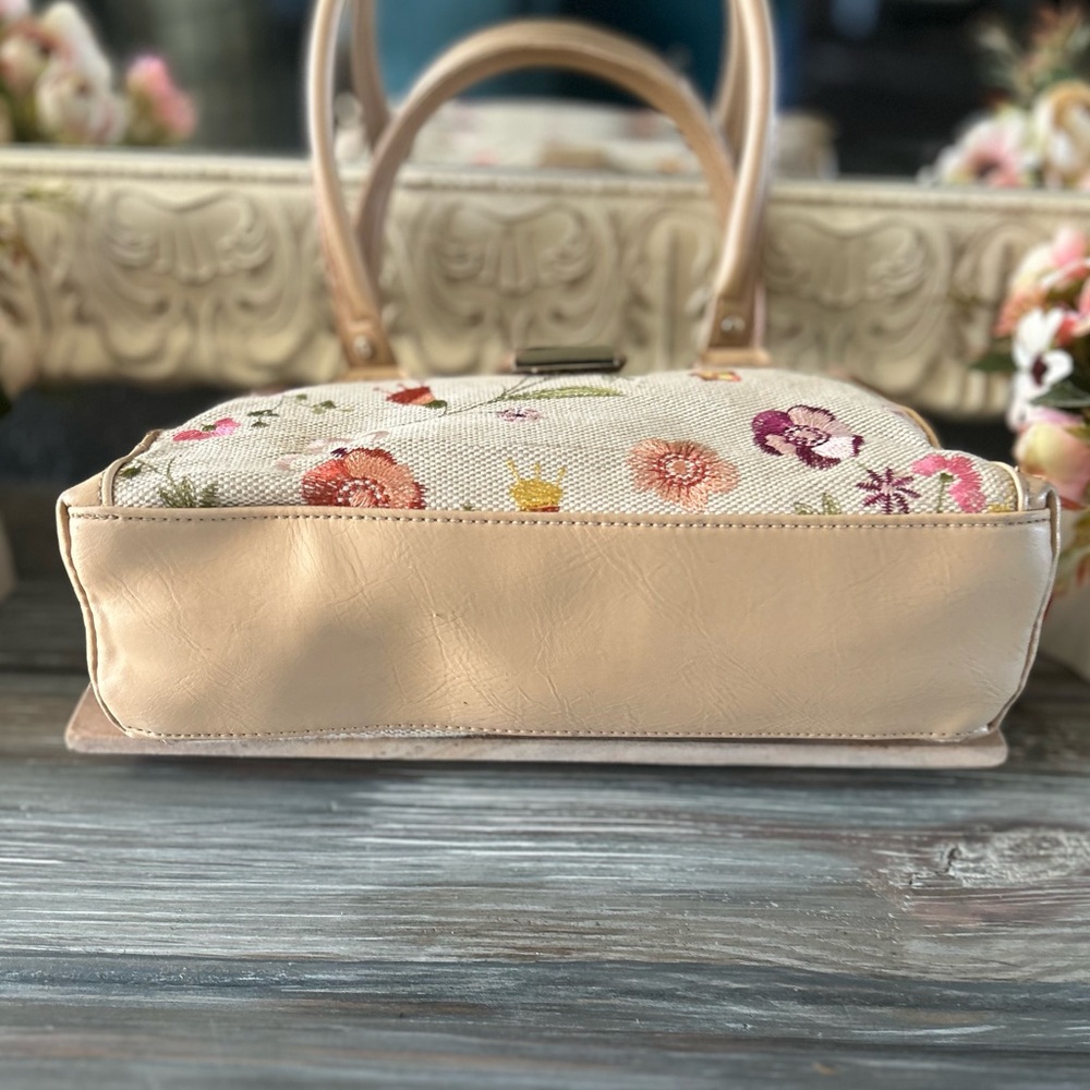 Liz Claiborne Cute Floral & Beige Trim Handbag Purse Satchel - Picture 7 of 15